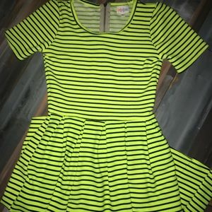 LULAROE fluorescent Amelia XS